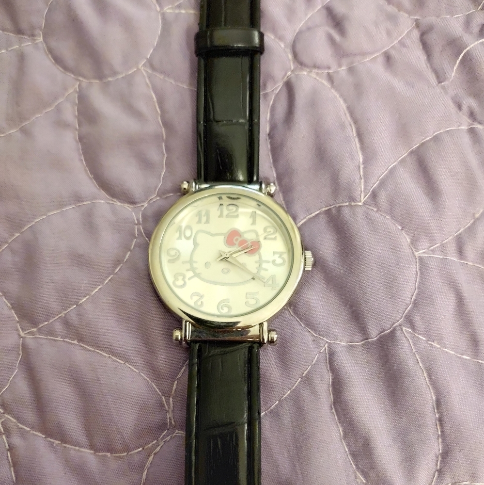 Hello Kitty Watch - Picture 2 of 4